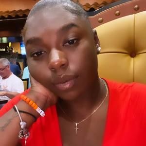 Meet your Posher, Shakia